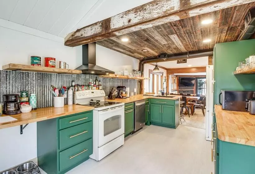 Waterfront Duluth Cabin W/ Deck & River View!