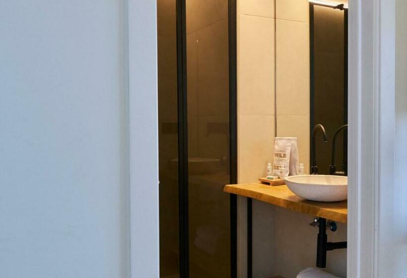 هتل Estimar Marina Farnals 5 & Two