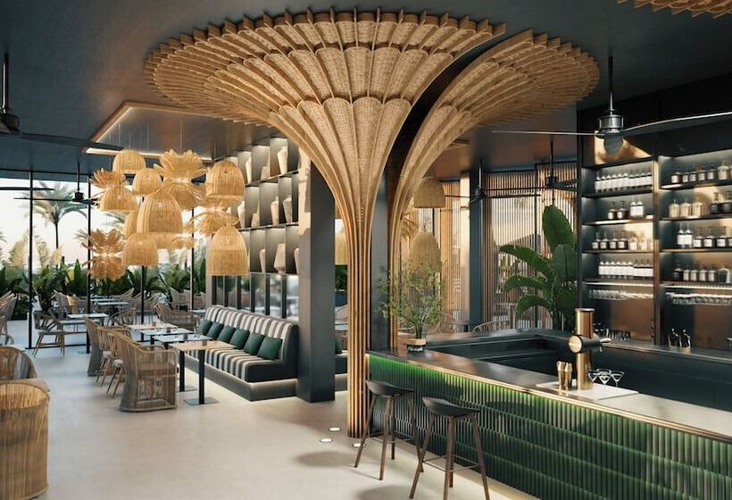 هتل Estimar Marina Farnals 5 & Two