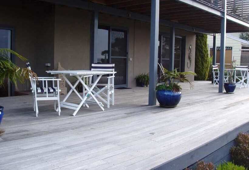 Corinella On The Esplanade Bed & Breakfast