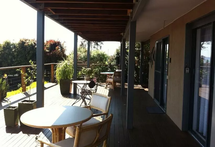 Corinella On The Esplanade Bed & Breakfast