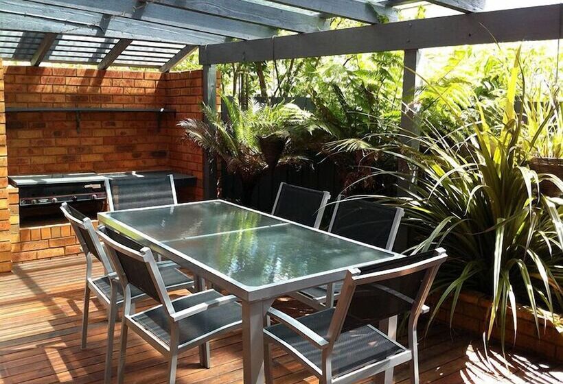 Corinella On The Esplanade Bed & Breakfast