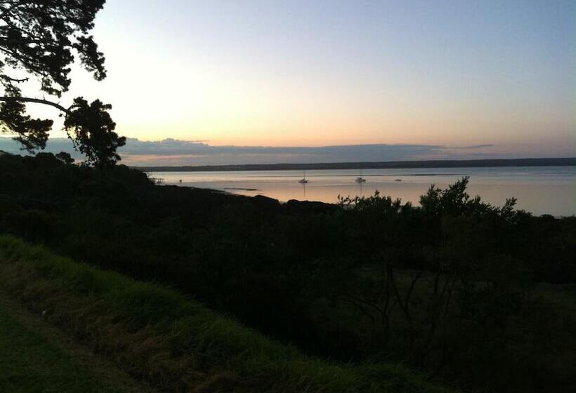 Corinella On The Esplanade Bed & Breakfast