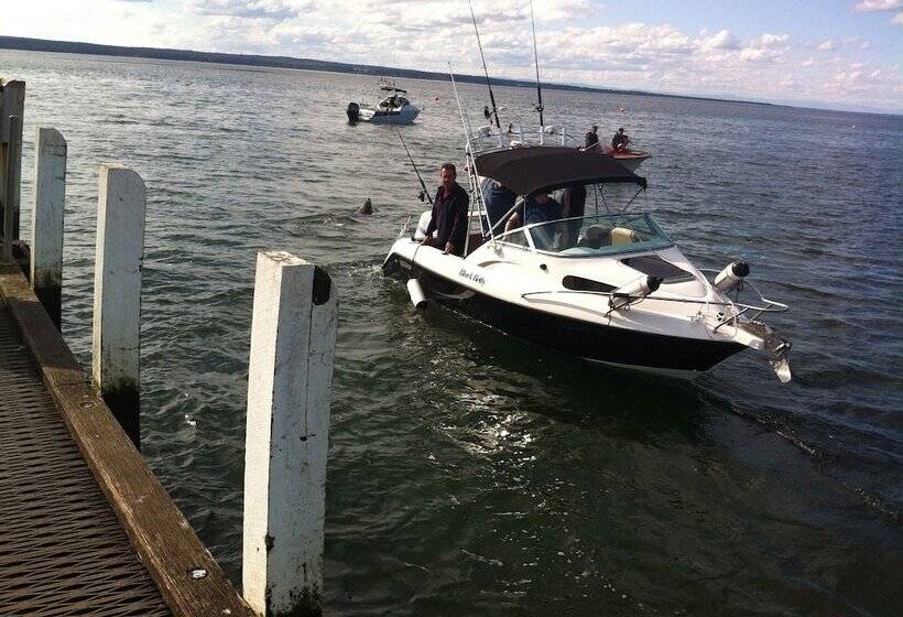 Corinella On The Esplanade Bed & Breakfast