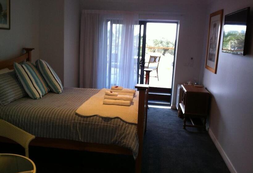 Corinella On The Esplanade Bed & Breakfast