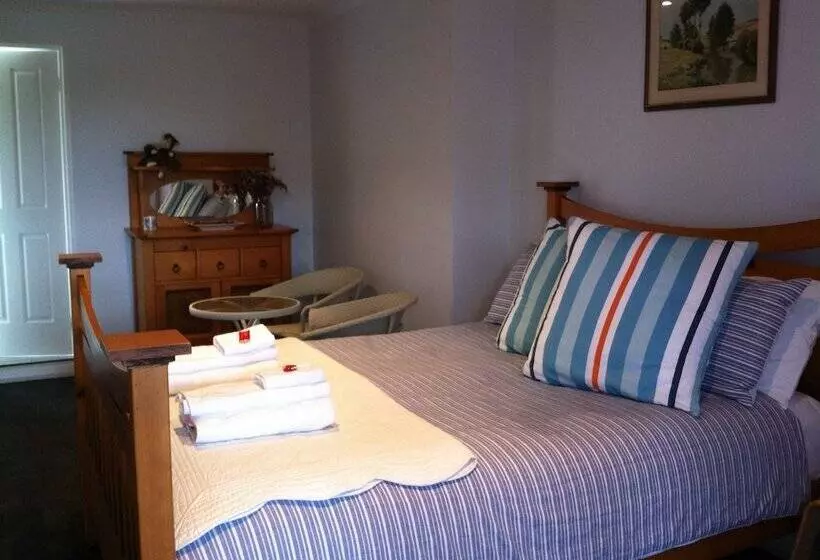 Corinella On The Esplanade Bed & Breakfast