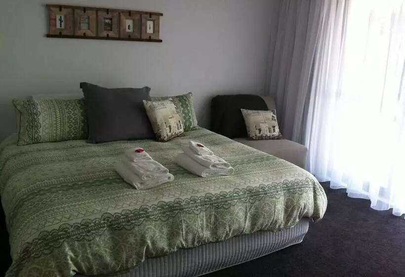 Corinella On The Esplanade Bed & Breakfast