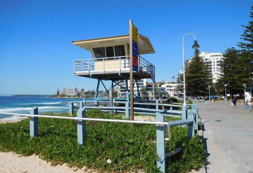 Cronulla Beach House B&b