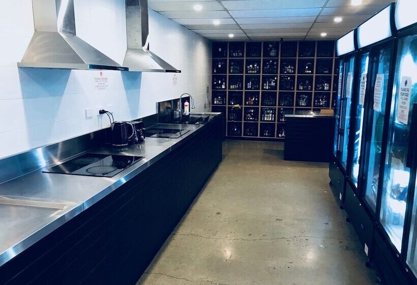 Down Under Hostels   Surfers Paradise