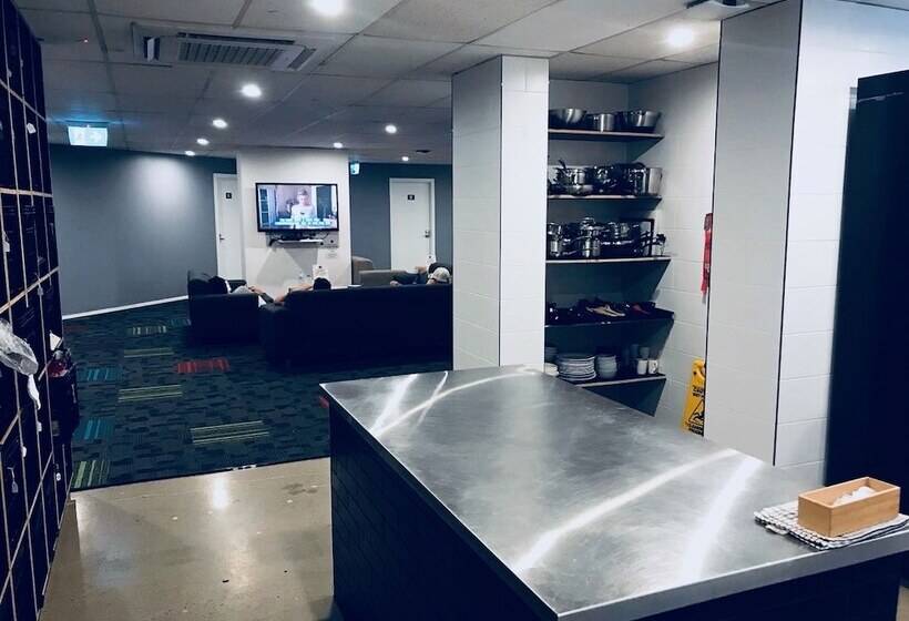 Down Under Hostels   Surfers Paradise