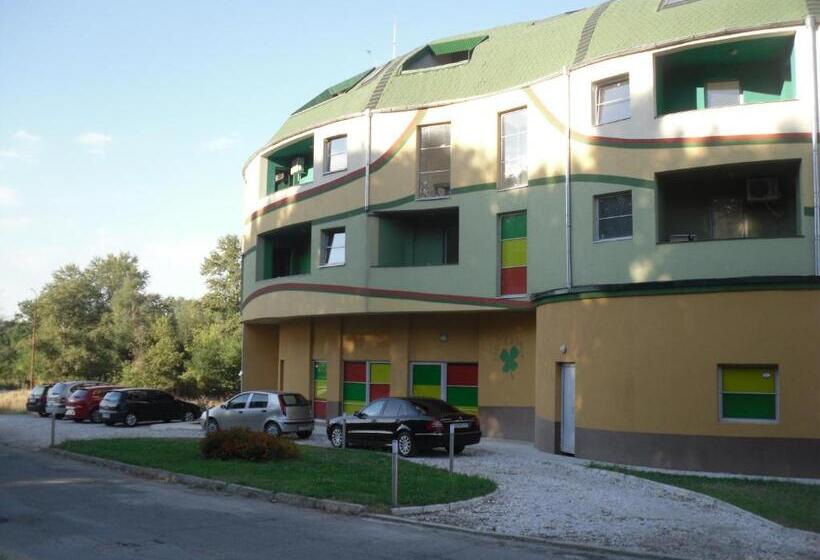 ホテル Detelina Complex