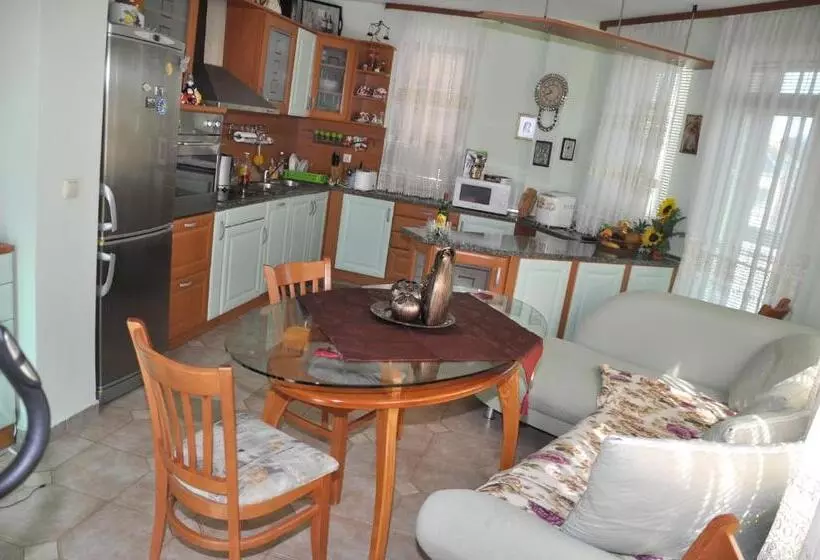هتل Guest Rooms Sveti Nikola