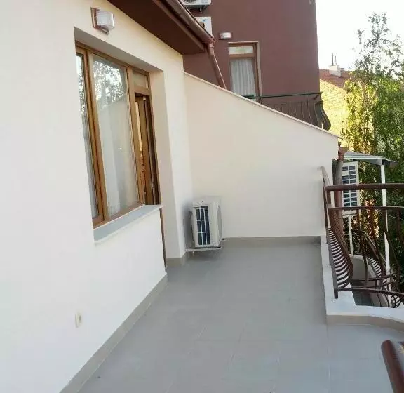 هتل Guest Rooms Sveti Nikola