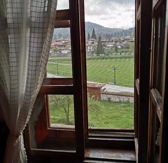 ホテル Hadji Neikovi Guest Houses