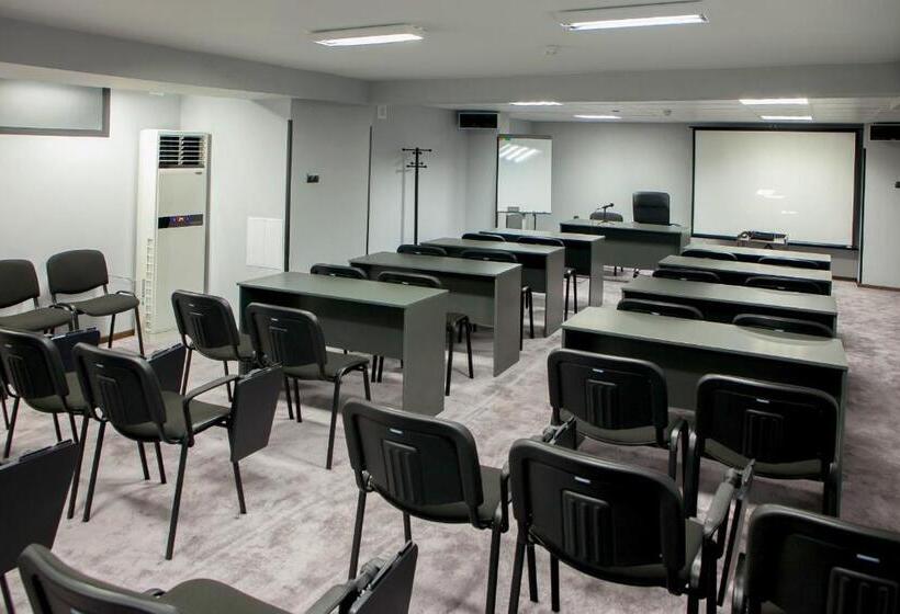 בית מלון כפרי Idol