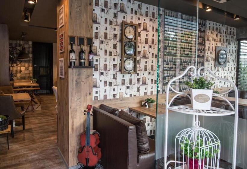 בית מלון כפרי Idol