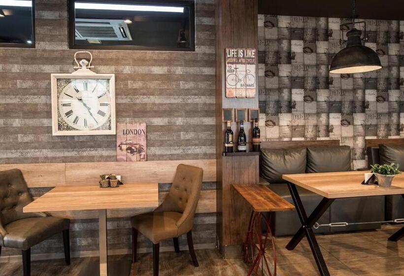 בית מלון כפרי Idol