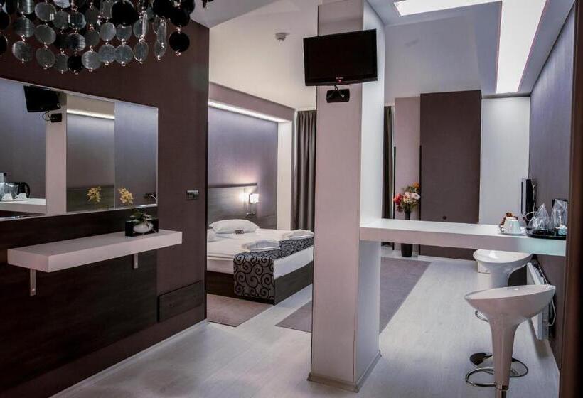 בית מלון כפרי Idol