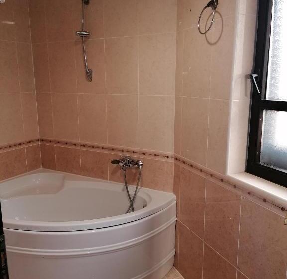 هتل Petkov Family