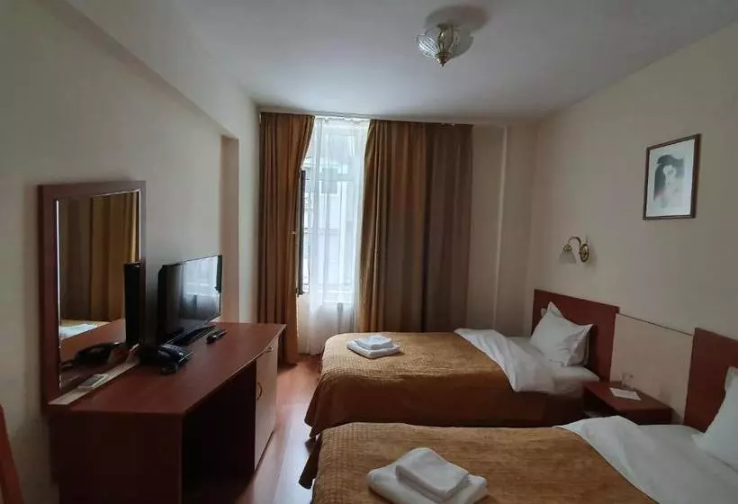 Hotel Primavera 2
