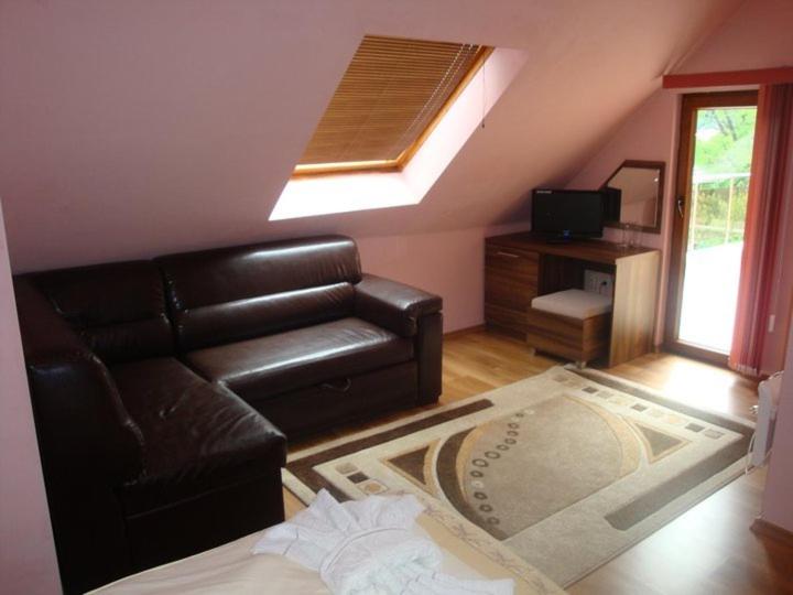 בית מלון כפרי Tzvetelina Palace