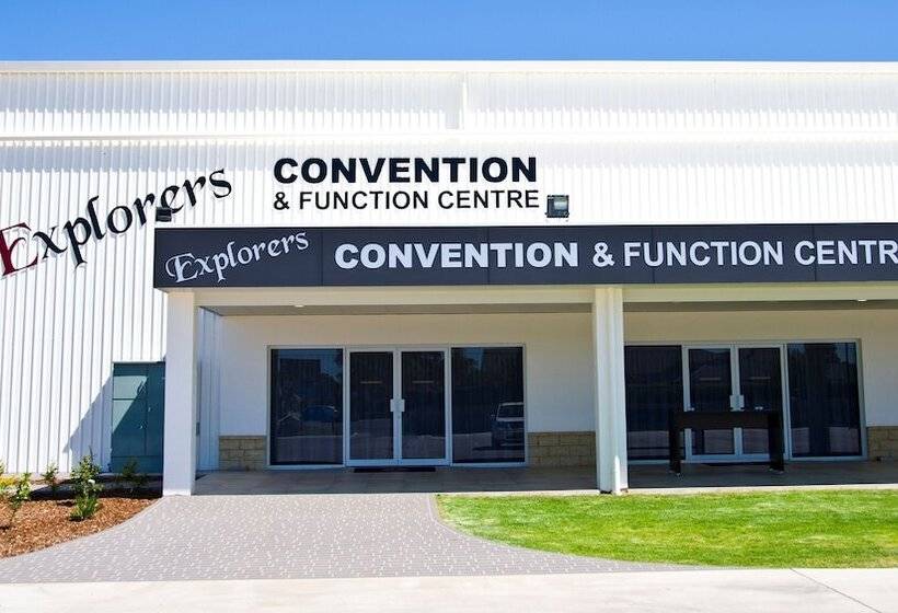 فندق على الطريق Roma Explorers Inn