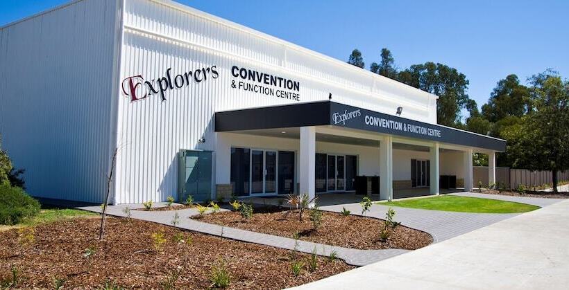 فندق على الطريق Roma Explorers Inn