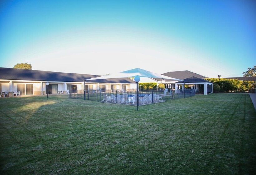 فندق على الطريق Roma Explorers Inn