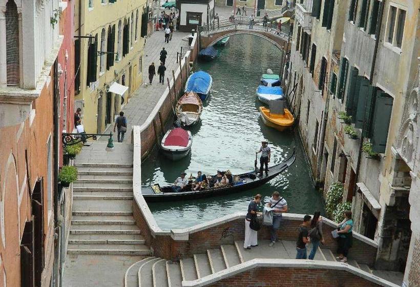 تختخواب و صبحانه Venice Dose Guesthouse