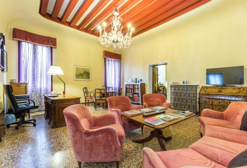 تختخواب و صبحانه Venice Dose Guesthouse