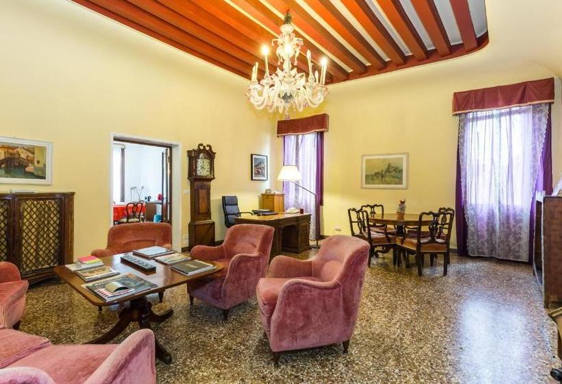 تختخواب و صبحانه Venice Dose Guesthouse