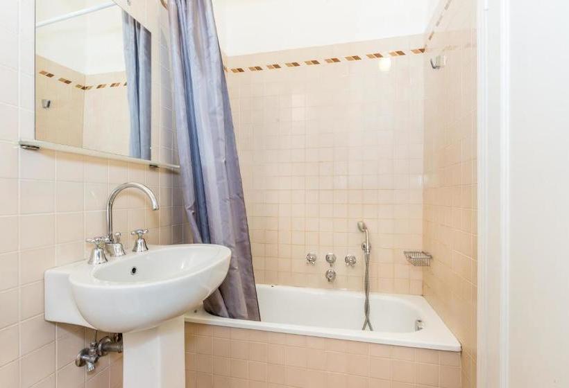 تختخواب و صبحانه Venice Dose Guesthouse