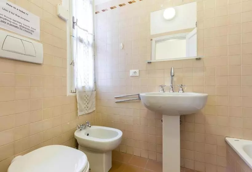 تختخواب و صبحانه Venice Dose Guesthouse