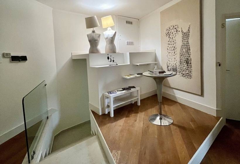 تختخواب و صبحانه Avanguardia Art Club