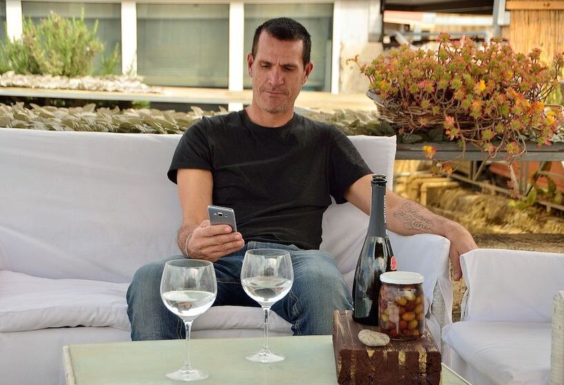 تختخواب و صبحانه Azzurretta Guest House