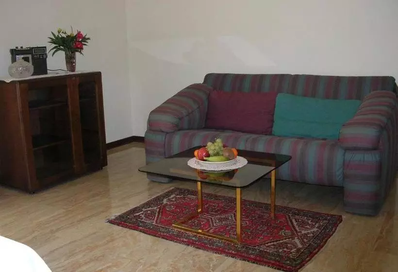 Bed And Breakfast Groane