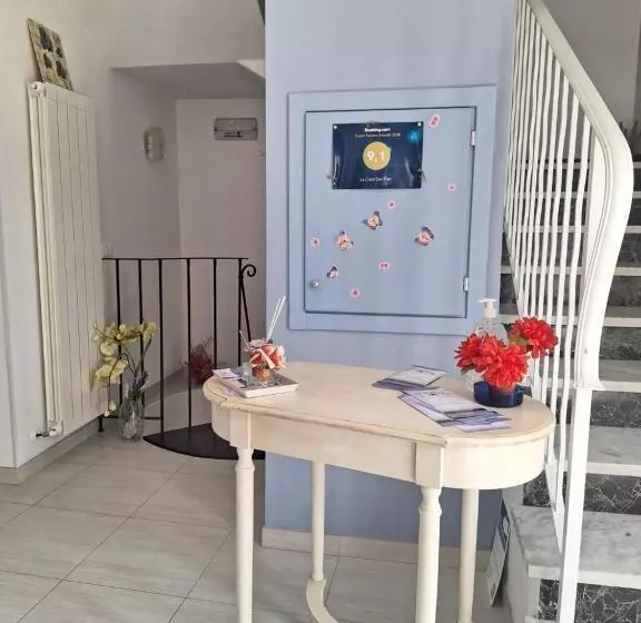 تختخواب و صبحانه La Casa Dei Fiori