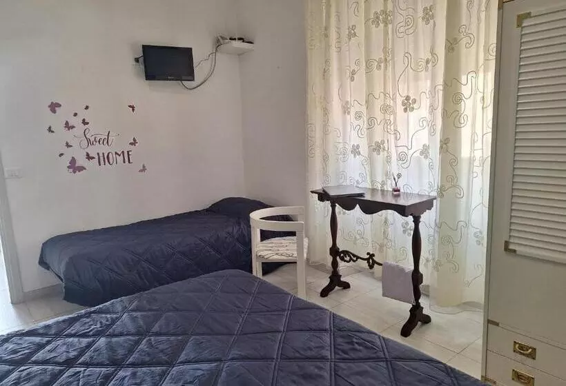 تختخواب و صبحانه La Casa Dei Fiori