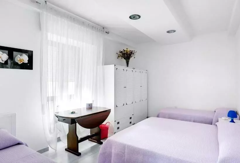 تختخواب و صبحانه La Casa Dei Fiori