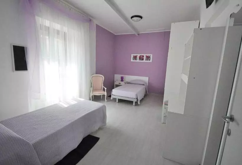 تختخواب و صبحانه La Casa Dei Fiori