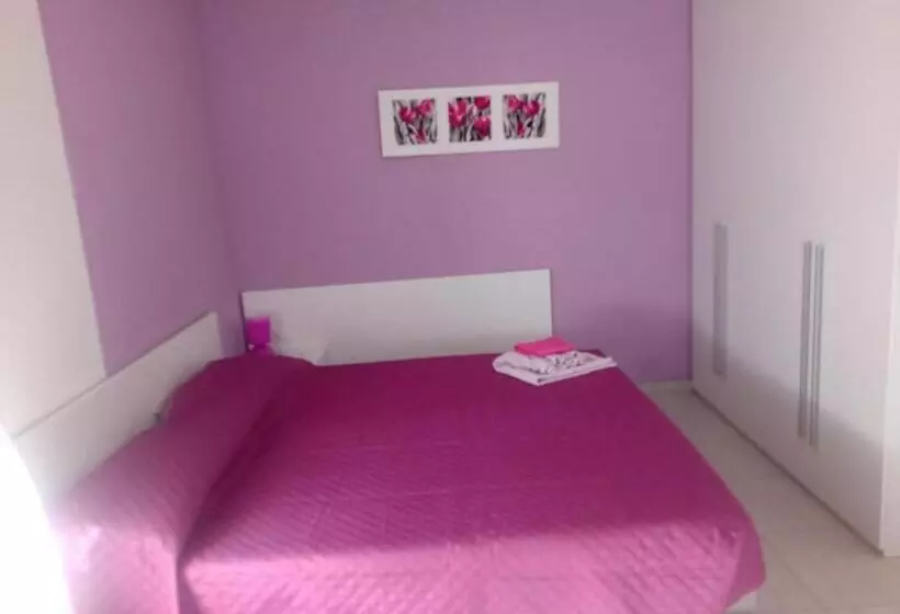 تختخواب و صبحانه La Casa Dei Fiori