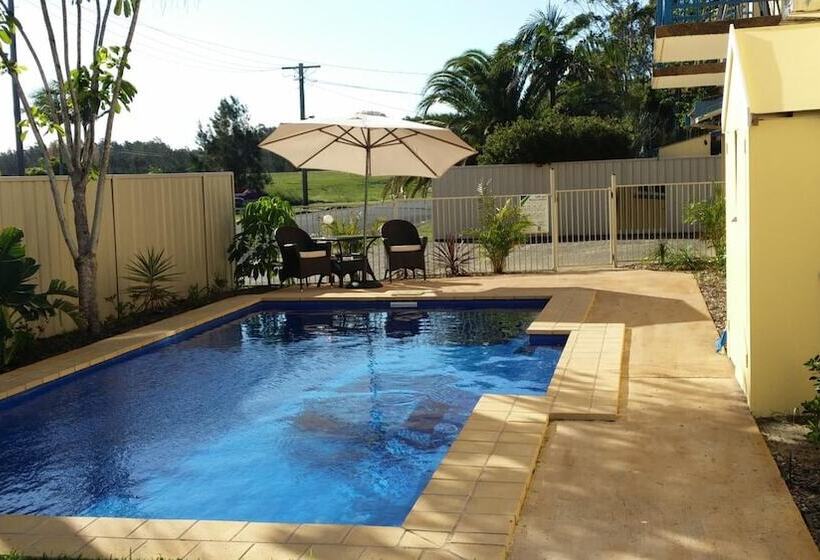 Harrington Village Motel