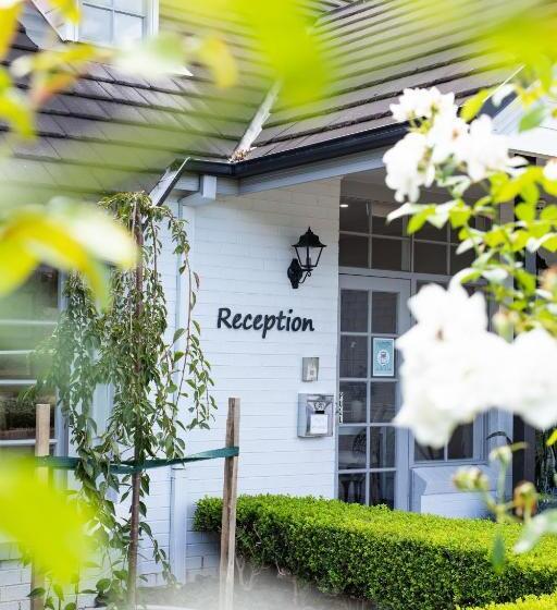 Отель Camden Valley Inn