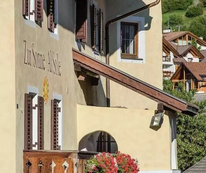 Hotelli Gasthof Zur Sonne
