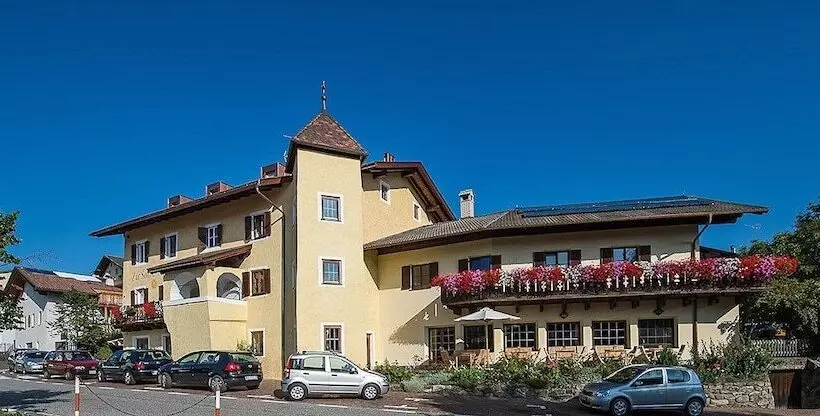 Hotelli Gasthof Zur Sonne