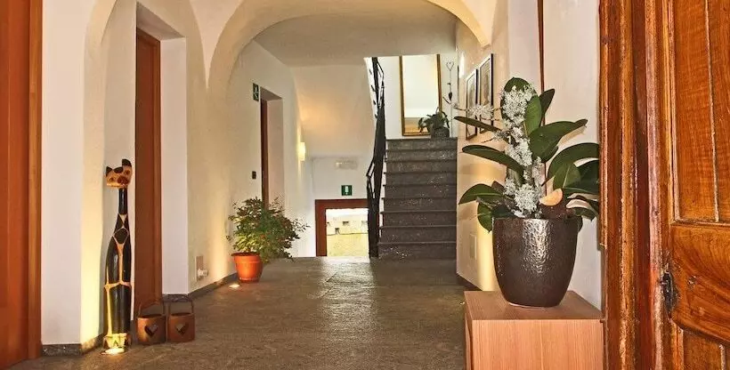 Hotelli Gasthof Zur Sonne