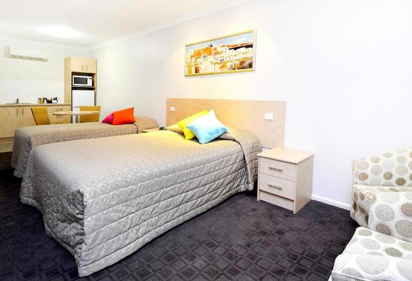 Mackellar Motel