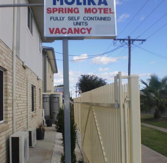 Molika Springs Motel
