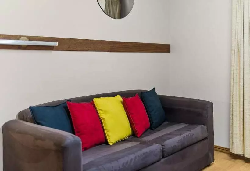 モーテル Castlereagh Motor Inn