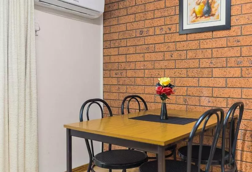 モーテル Castlereagh Motor Inn